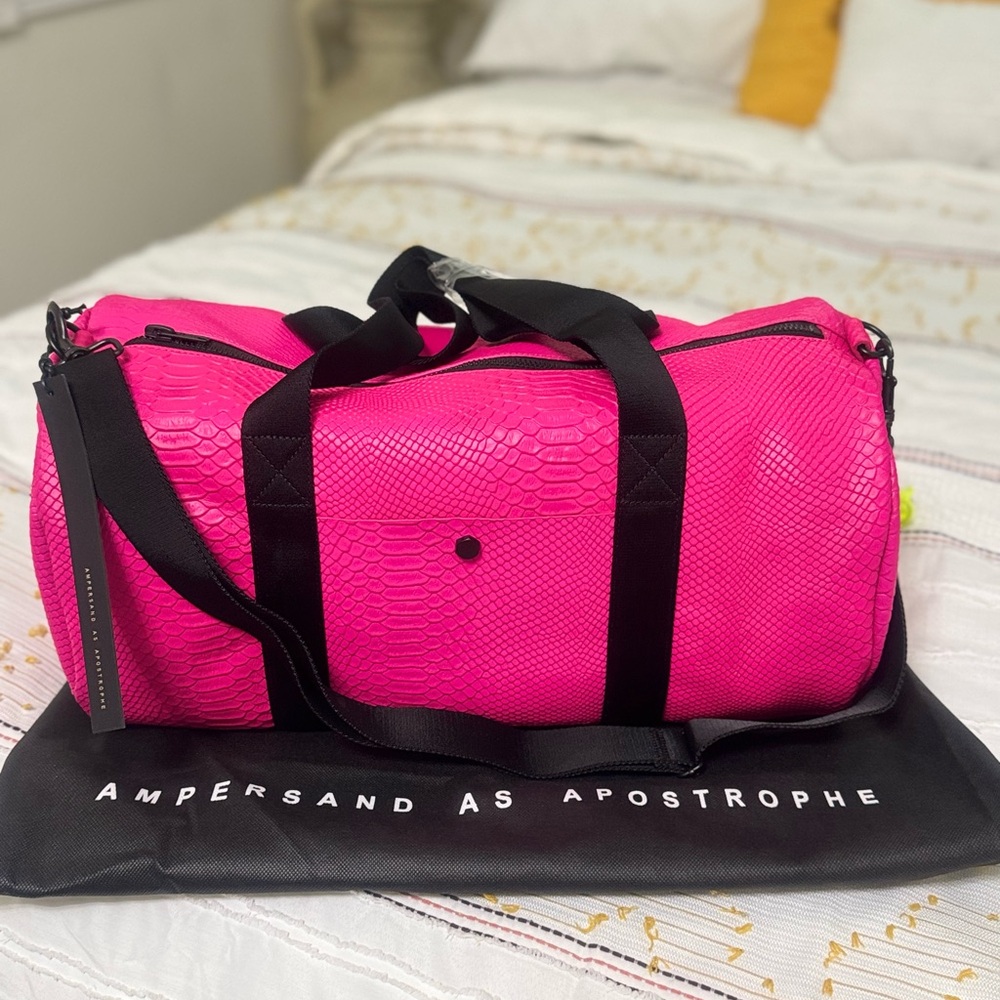 BNWT AMPERSAND AS APOSTRAPHE O.G Duffle PYTHON PRINT, 100 percent leather